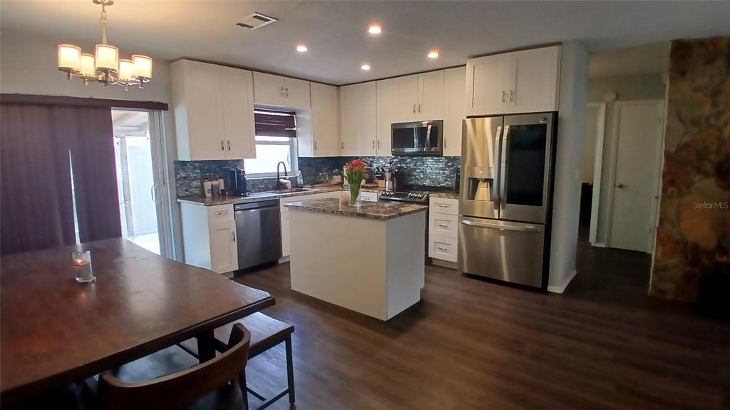 2209 Jacaranda Court Dunedin, FL 34698 - Photo 6 of 15