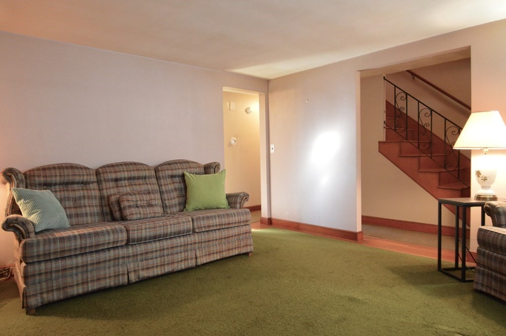 46 Berlin Road Marlborough, MA 01752 - Photo 12 of 38 Gallery Image 12