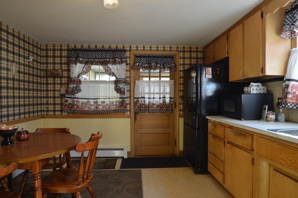 46 Berlin Road Marlborough, MA 01752 - Photo 6 of 38 Gallery Image 6