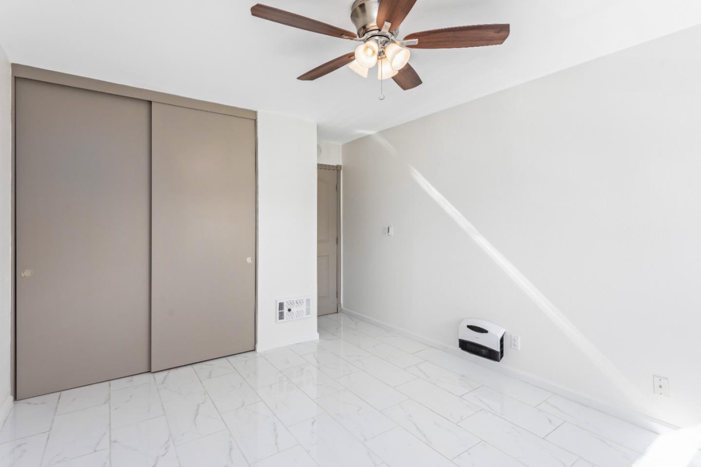 5510 Armitos Avenue, Unit 4 Goleta, CA 93117 - Photo 20 of 23 a view of an empty room