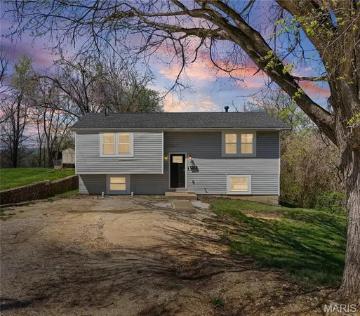 $229,000 | 706 Bogy Street, De Soto, MO 63020