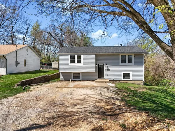 $229,000 | 706 Bogy Street, De Soto, MO 63020