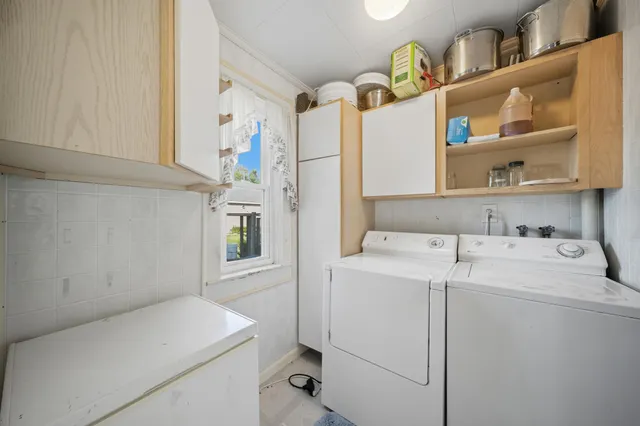 $229,900 | 209 Southeast 1st Avenue, Young America, MN 55397