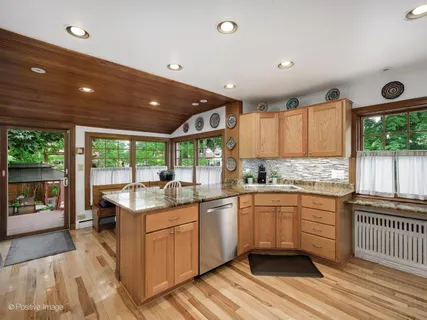 $775,000 | 2500 West Farwell Avenue, Chicago, IL 60645