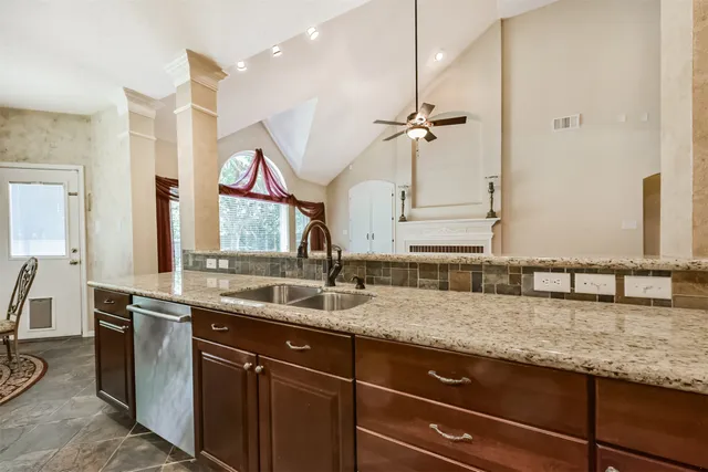 $529,900 | 16910 Cottonwood Way, Houston, TX 77059