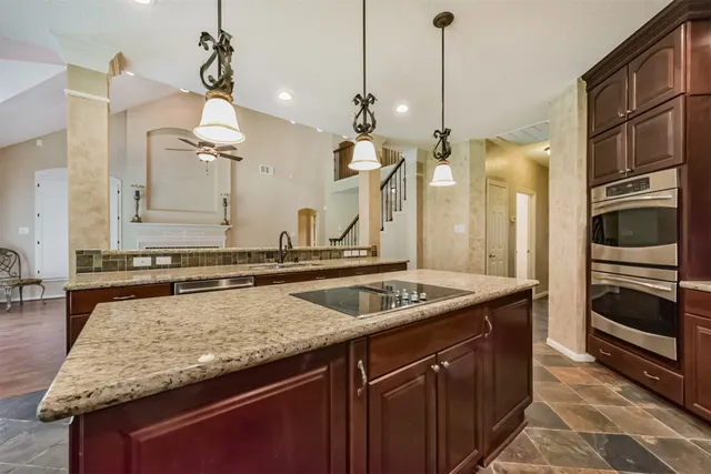 $529,900 | 16910 Cottonwood Way, Houston, TX 77059