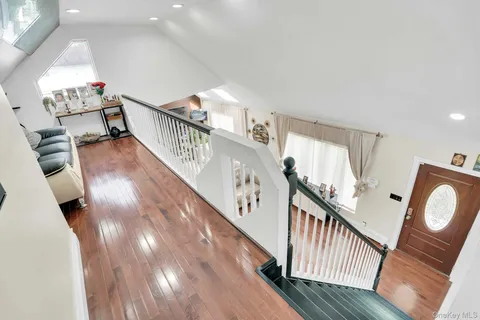 $899,000 | 129 Gleeland Street, Deer Park, NY 11729
