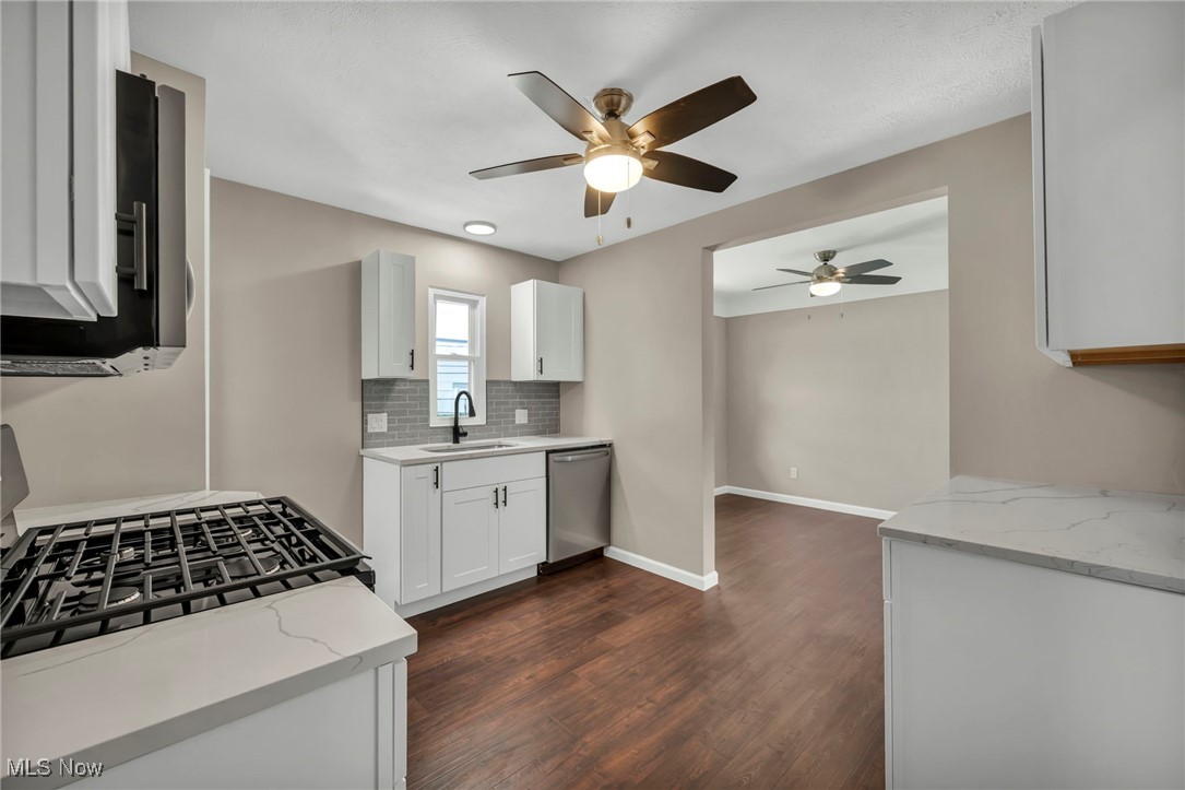 6988 Maplewood Road Parma Heights, OH 44130 - Photo 10 of 48