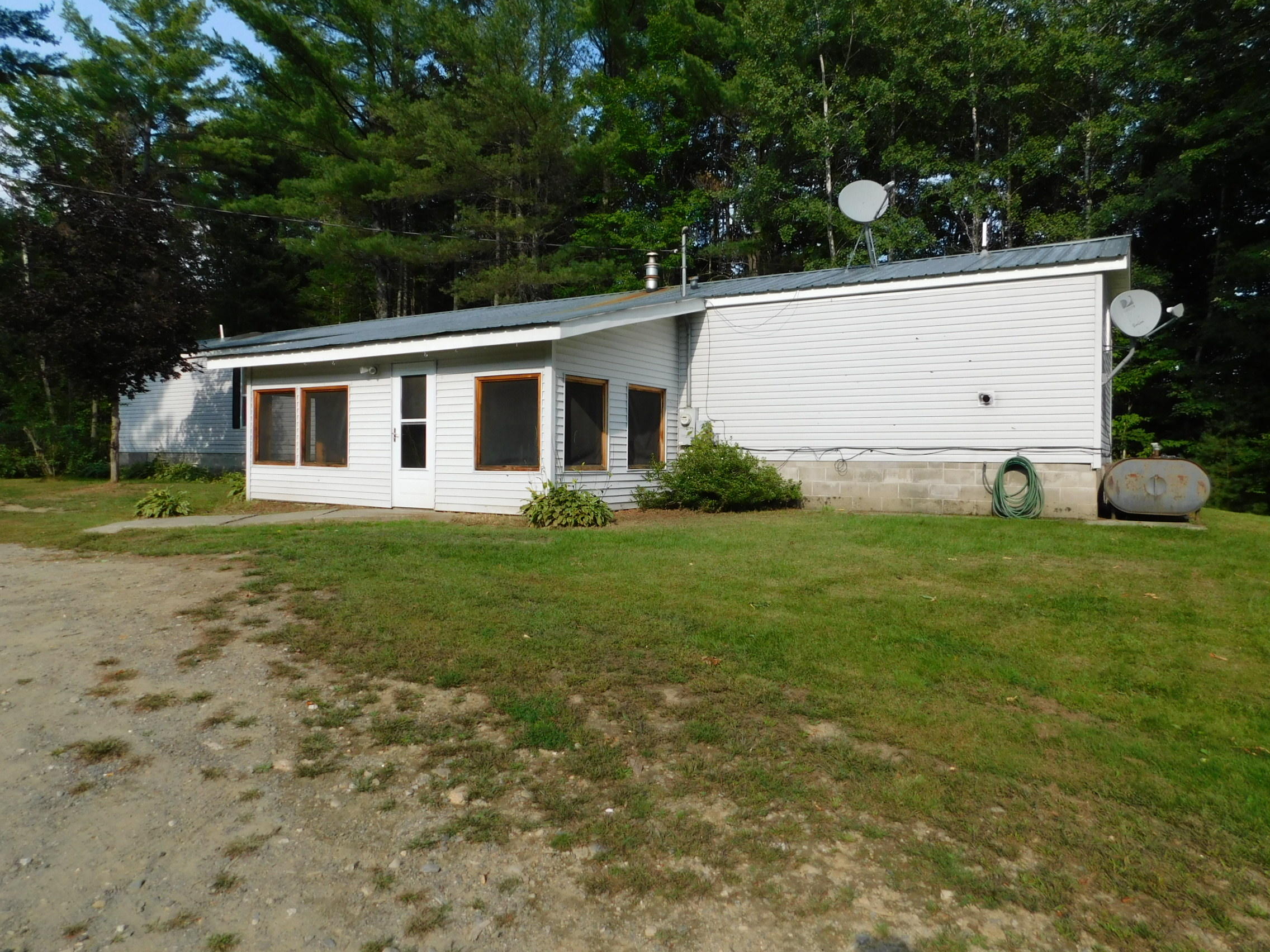 22 Foss Road Madison, ME 04950 - Photo 3 of 29 DSCN0952