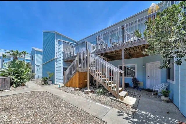 $183,900 | 15010 Leeward Drive, Unit 207, Corpus Christi, TX 78418