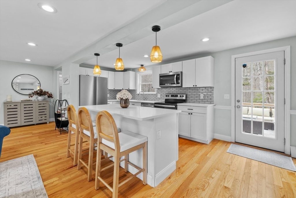 184 Booth Hill Road Scituate, MA 02066 - Photo 5 of 24