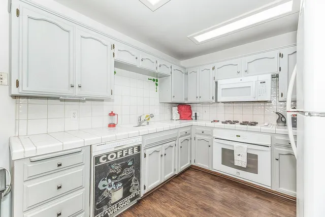 $279,500 | 1542 East Alluvial Avenue, Unit 147, Fresno, CA 93720