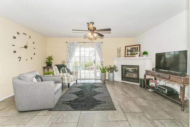 $279,500 | 1542 East Alluvial Avenue, Unit 147, Fresno, CA 93720