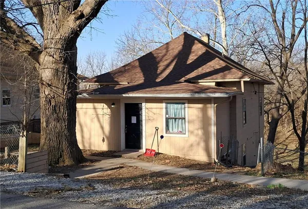 $113,900 | 3504 North 5th Street Ter Street, St. Joseph, MO 64505