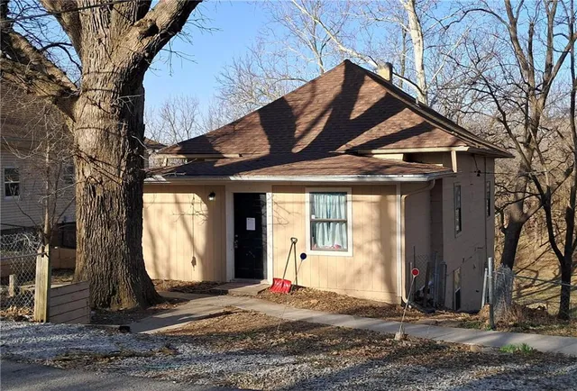 $113,900 | 3504 North 5th Street Ter Street, St. Joseph, MO 64505