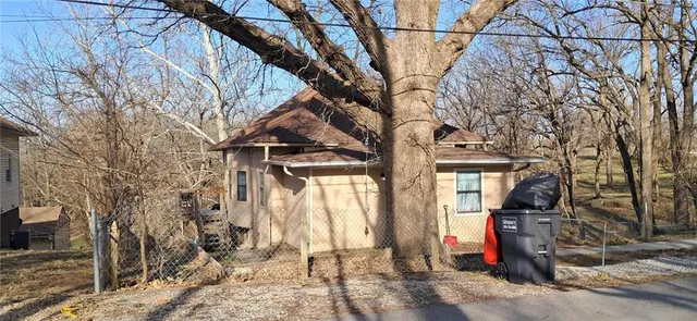 $113,900 | 3504 North 5th Street Ter Street, St. Joseph, MO 64505