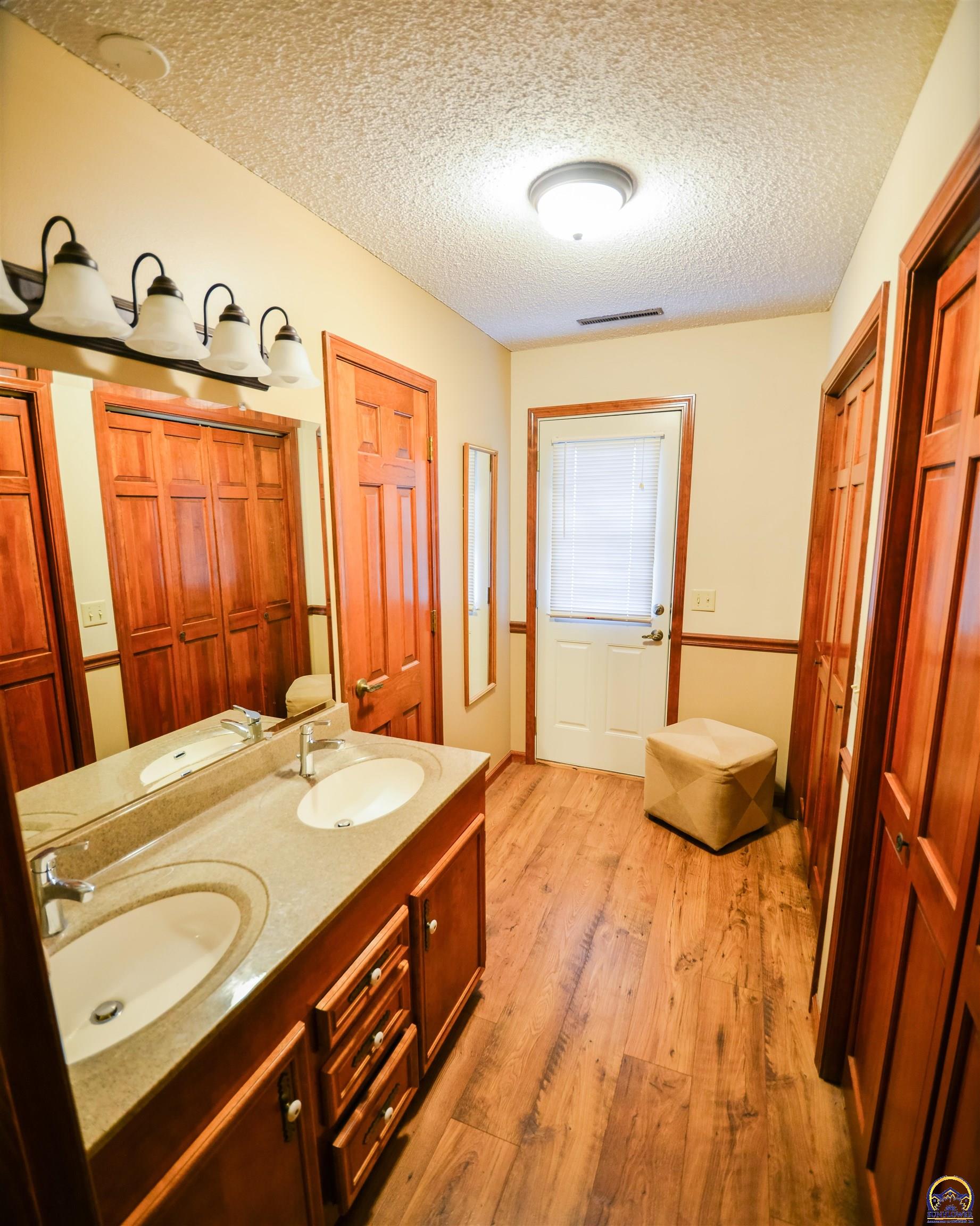 1786 Rd E5 Emporia, KS 66801 - Photo 20 of 62