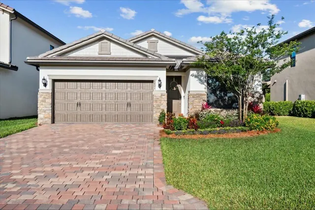 $670,000 | 4801 Chantilly Road, Lake Worth, FL 33467