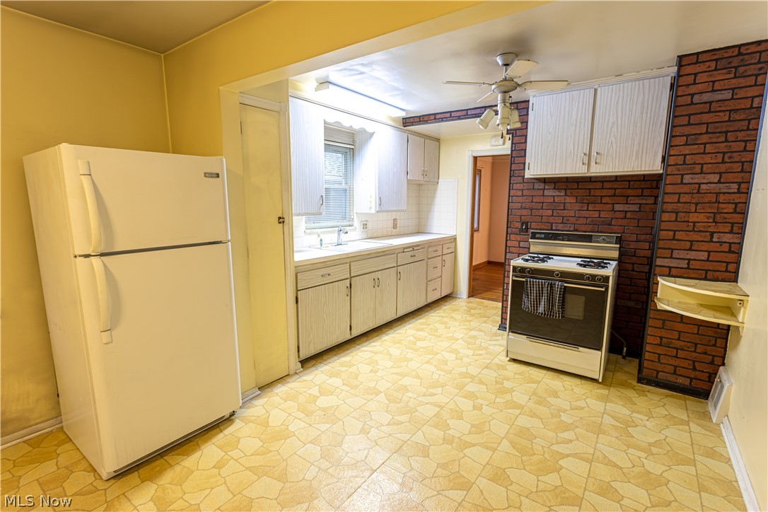 4400 Ridge Road Brooklyn, OH 44144 - Photo 4 of 20