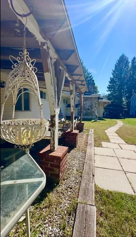 a view of entryway with a rug