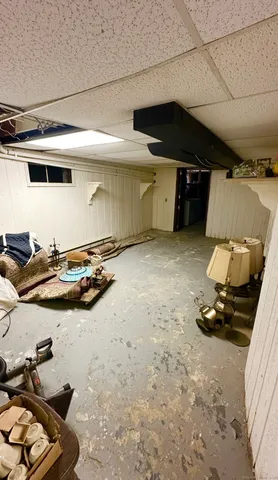 a view of backyard with garden