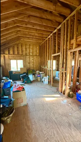 a view of front of house with yard