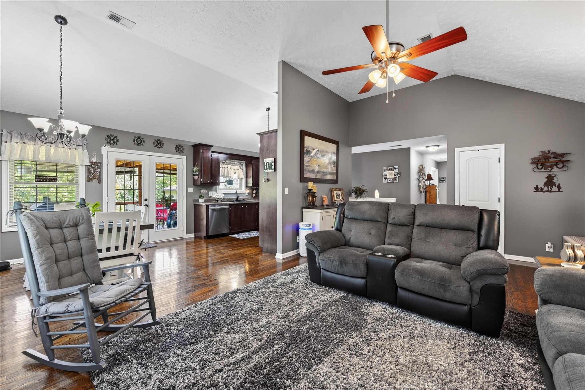 1194 Old Mack Road Clarksville, TN 37040 - Photo 11 of 59 Gallery Image 11