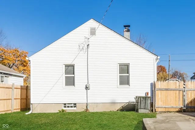 $1,105 | 4725 East 16th Street, Indianapolis, IN 46201