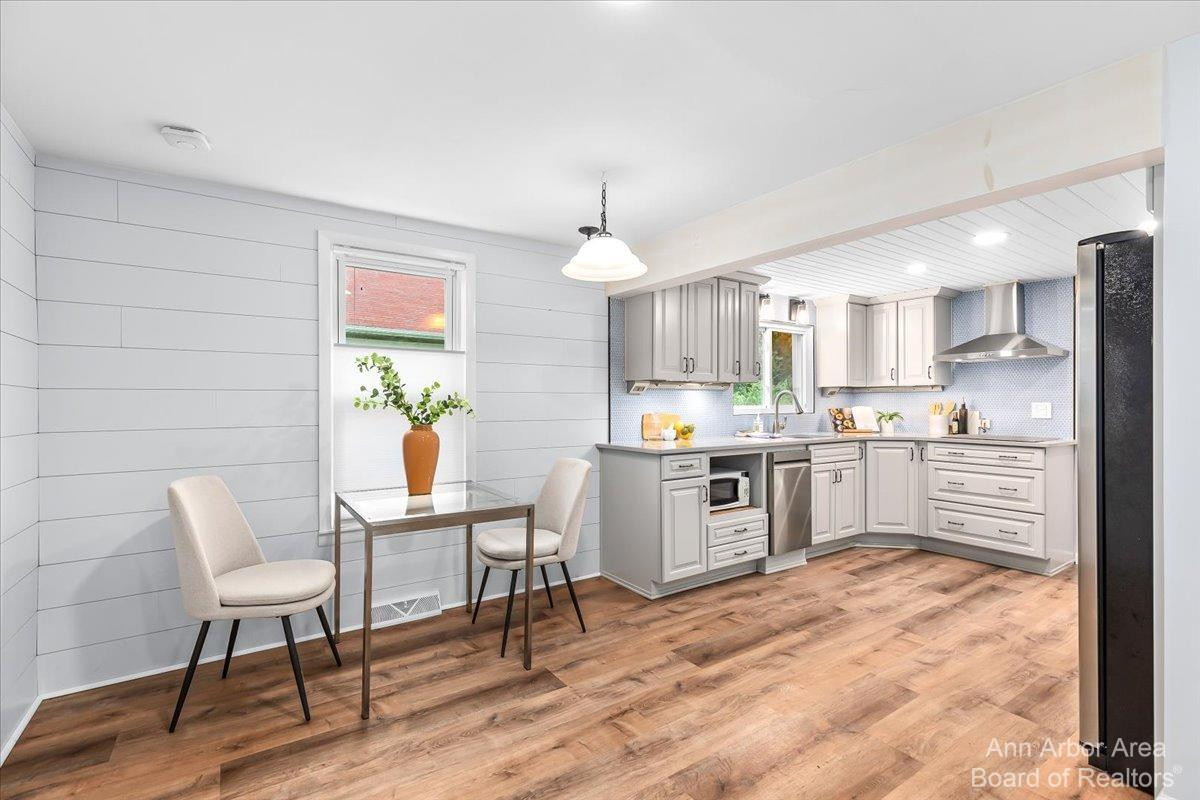 609 South Wagner Road Ann Arbor, MI 48103 - Photo 8 of 45 Photo 8
