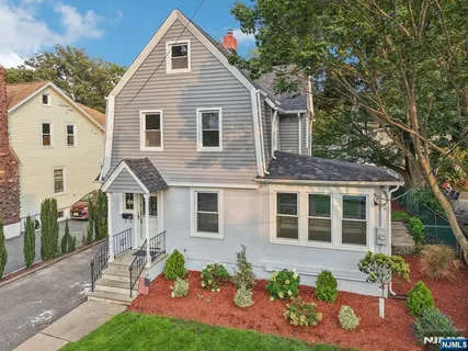 $799,999 | 36 Lake Street, Nutley, NJ 07110