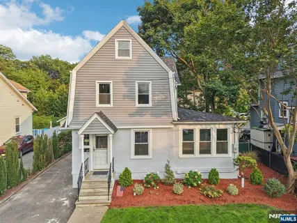 $799,999 | 36 Lake Street, Nutley, NJ 07110