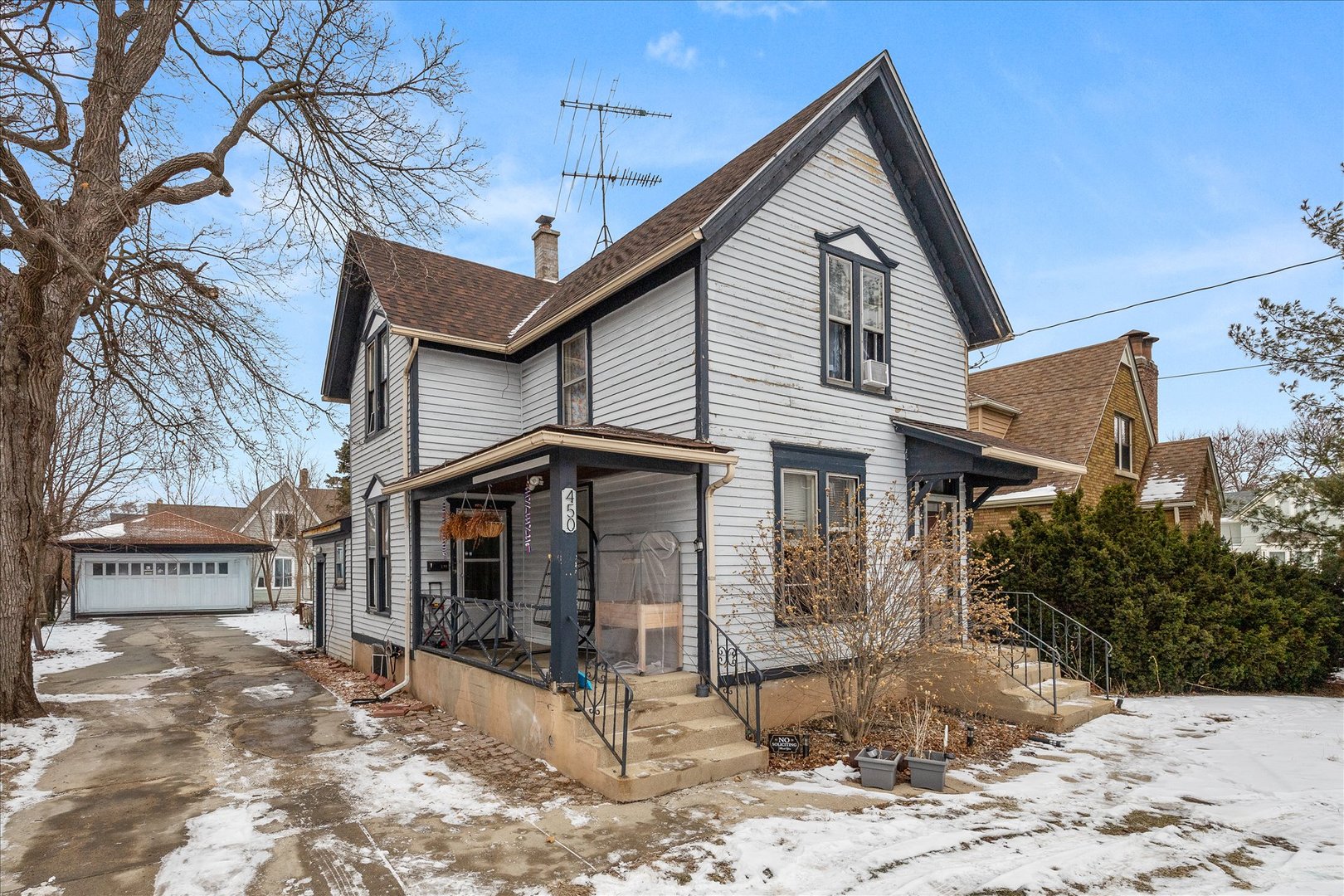 450 Villa Street Elgin, IL 60120 - Photo 3 of 16