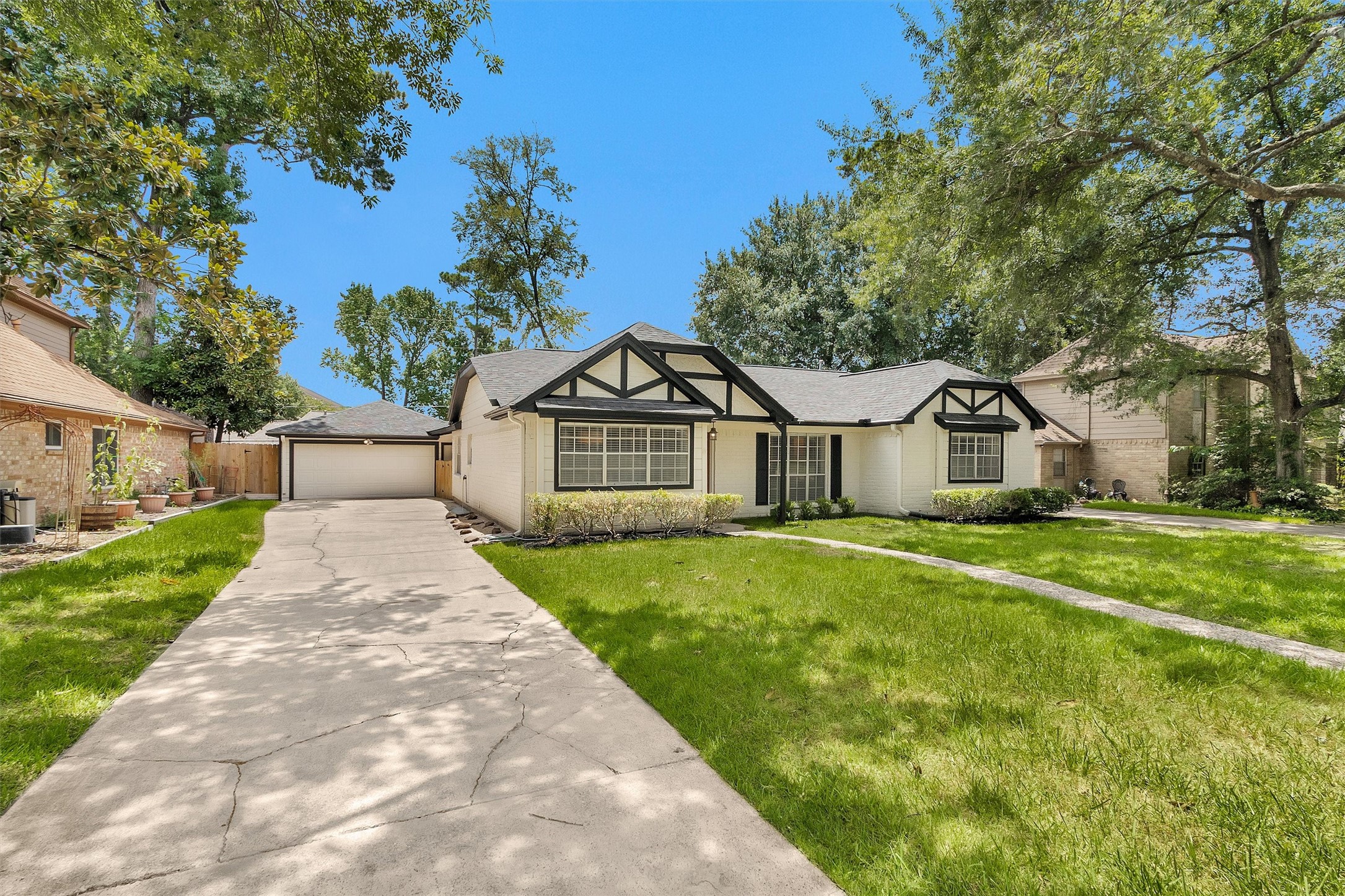 7911 Heathrow Lane Spring, TX 77379 - Photo 2 of 20