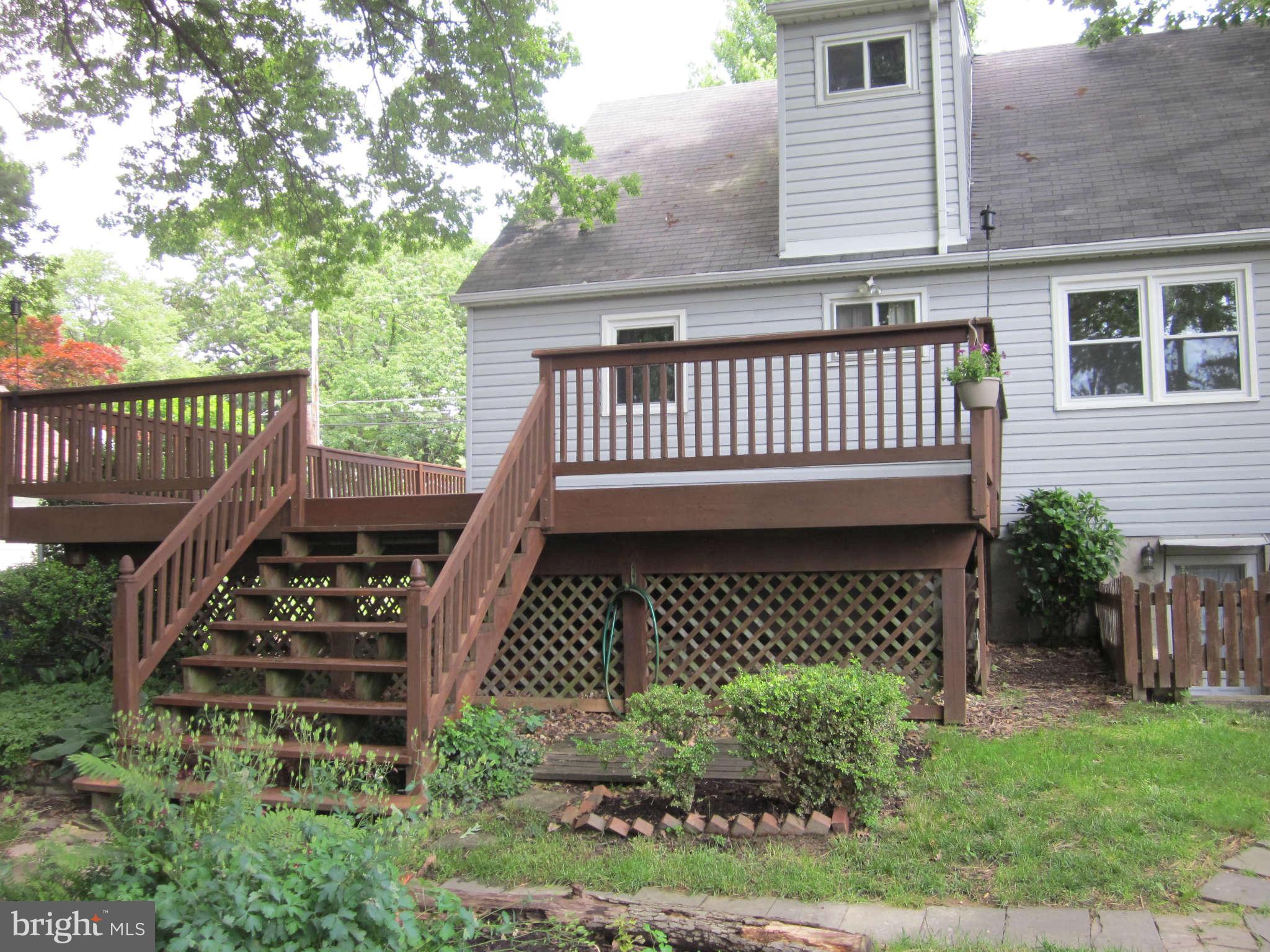 8002 Hillendale Road Baltimore, MD 21234 - Photo 2 of 21 Rear Deck