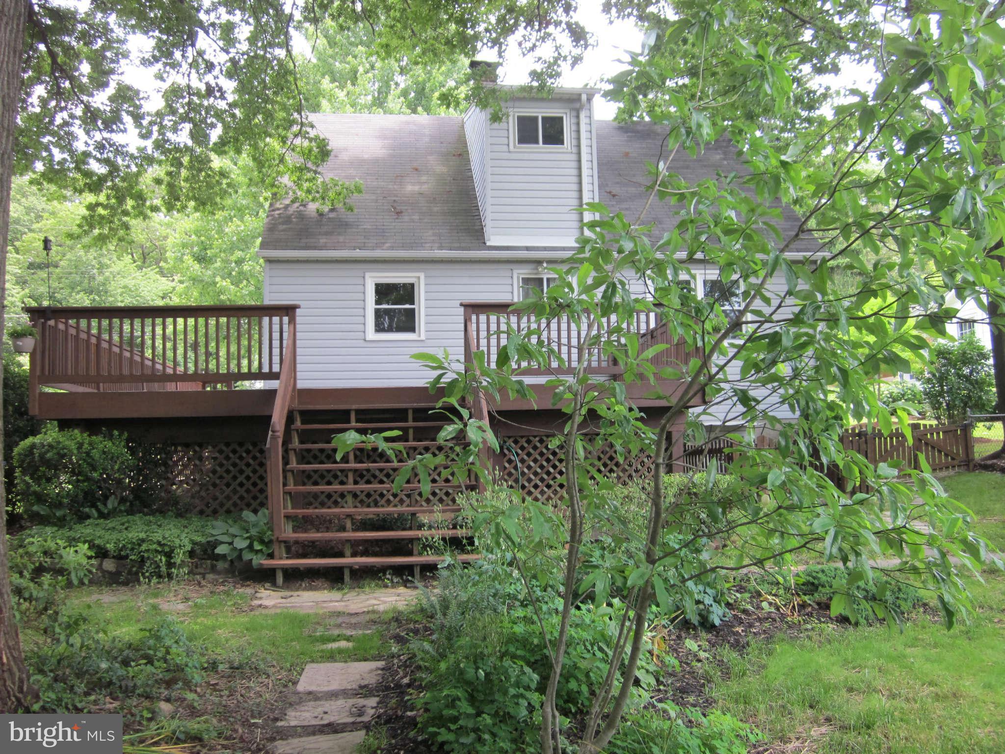 8002 Hillendale Road Baltimore, MD 21234 - Photo 17 of 21 Back Deck