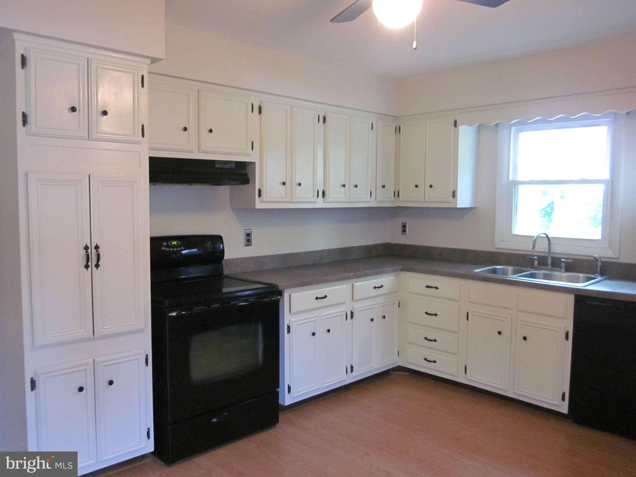 8002 Hillendale Road Baltimore, MD 21234 - Photo 6 of 21 Kitchen