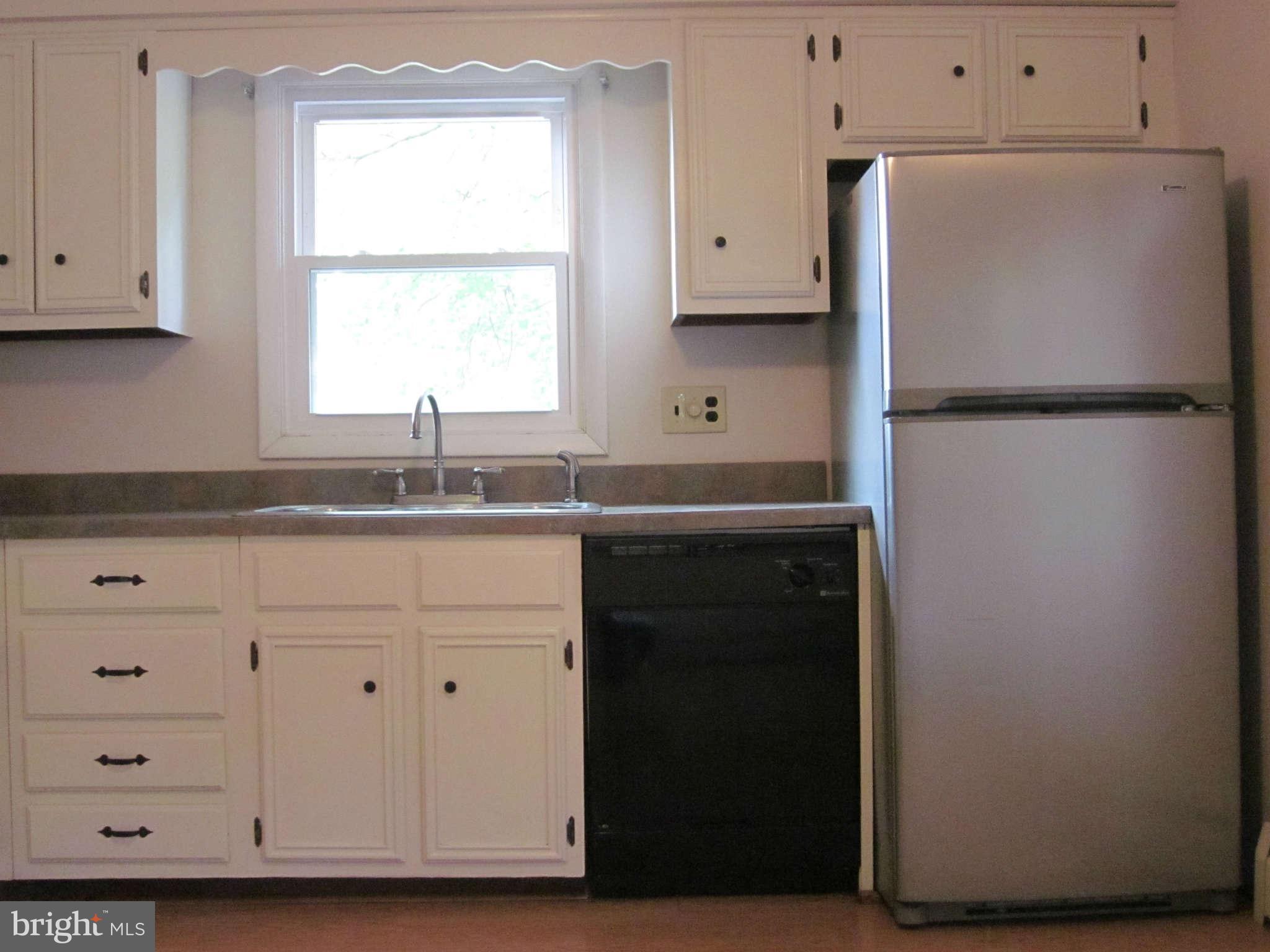 8002 Hillendale Road Baltimore, MD 21234 - Photo 7 of 21 Kitchen