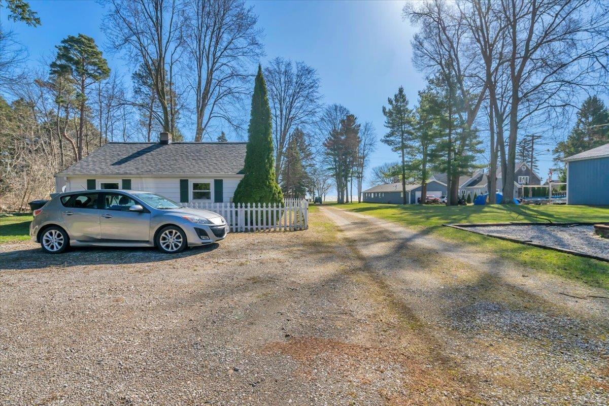 8169 Lakeshore Road Lexington, MI 48450 - Photo 3 of 14