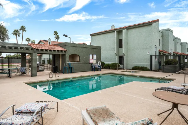 $266,000 | 2315 West Union Hills Drive, Unit 119, Phoenix, AZ 85027