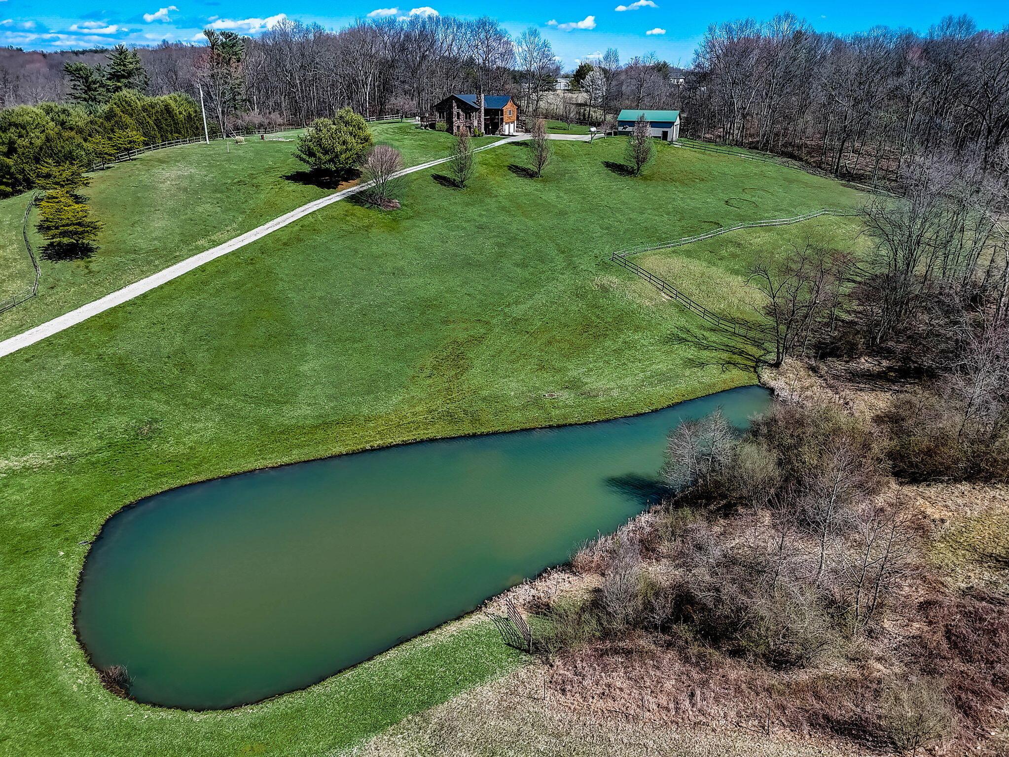 Ridgetop Home in the Hocking Hills!