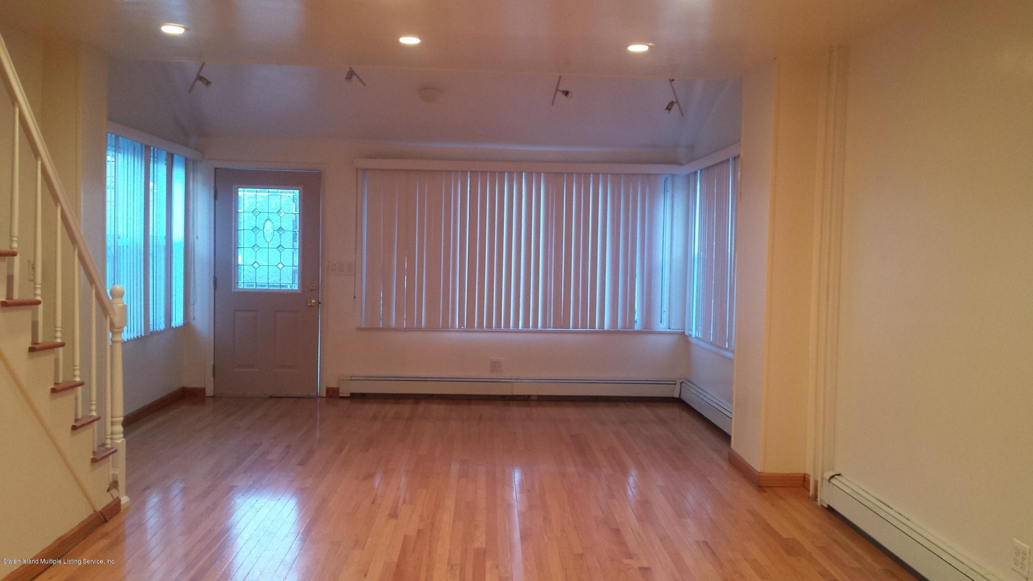 368 Clove Road Staten Island, NY 10310 - Photo 8 of 15 living room