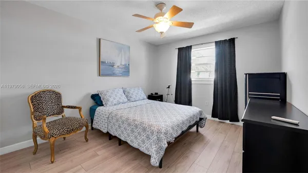 $1,850 | 415 Northeast 2nd Street, Unit 209, Hallandale Beach, FL 33009