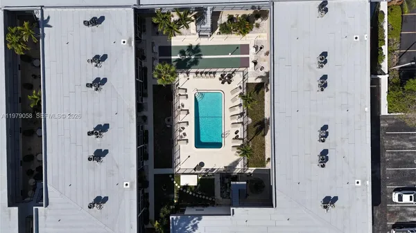 $1,850 | 415 Northeast 2nd Street, Unit 209, Hallandale Beach, FL 33009