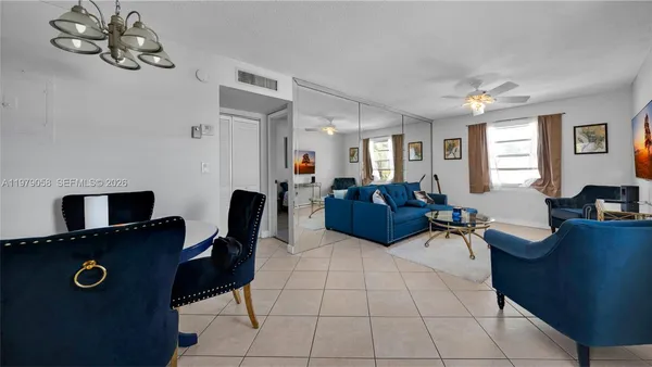 $1,850 | 415 Northeast 2nd Street, Unit 209, Hallandale Beach, FL 33009
