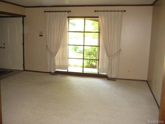 3401 Innsbrook Drive Rochester, MI 48309 - Photo 17 of 23 Full Length Bay Window