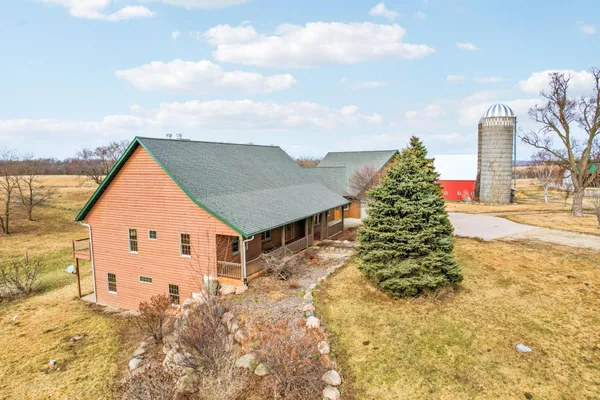 $1,375,000 | 28983 320th Ave Way, Red Wing, MN 55066