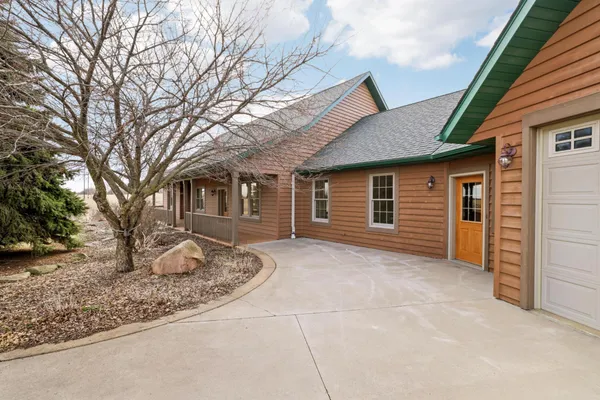 $1,375,000 | 28983 320th Ave Way, Red Wing, MN 55066