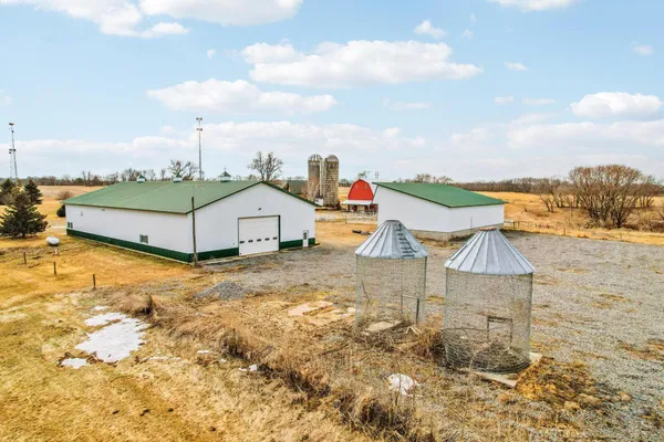 $1,375,000 | 28983 320th Ave Way, Red Wing, MN 55066