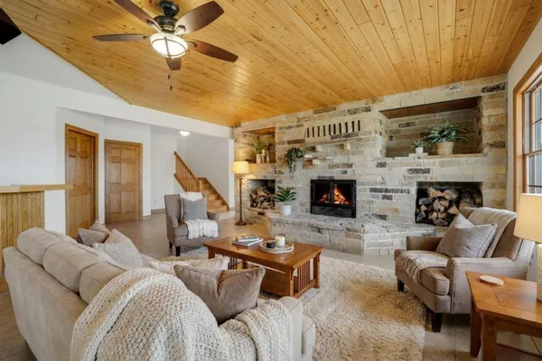 $1,375,000 | 28983 320th Ave Way, Red Wing, MN 55066