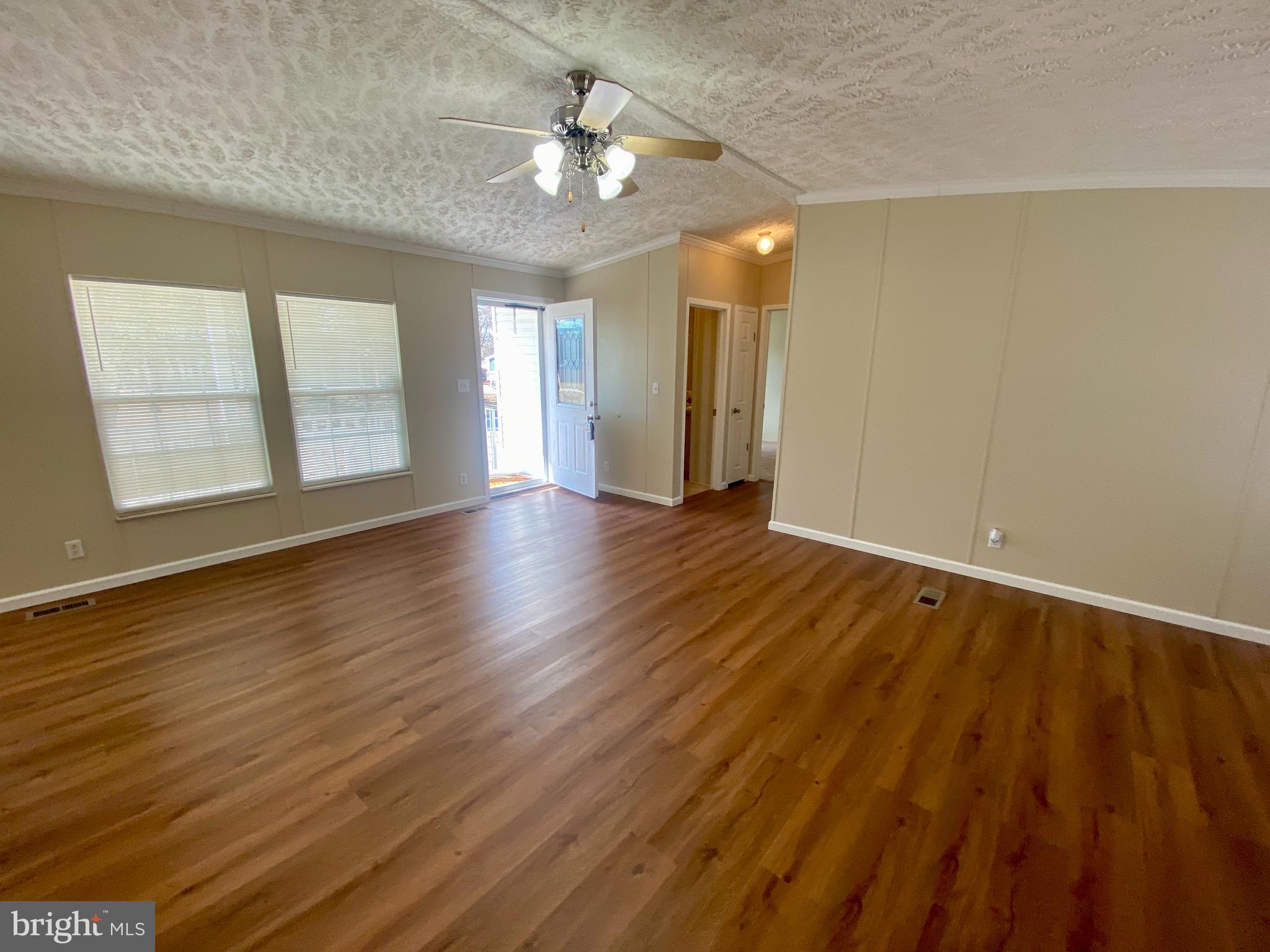 7877 Dublin Road Salisbury, MD 21801 - Photo 17 of 63 Living Room
